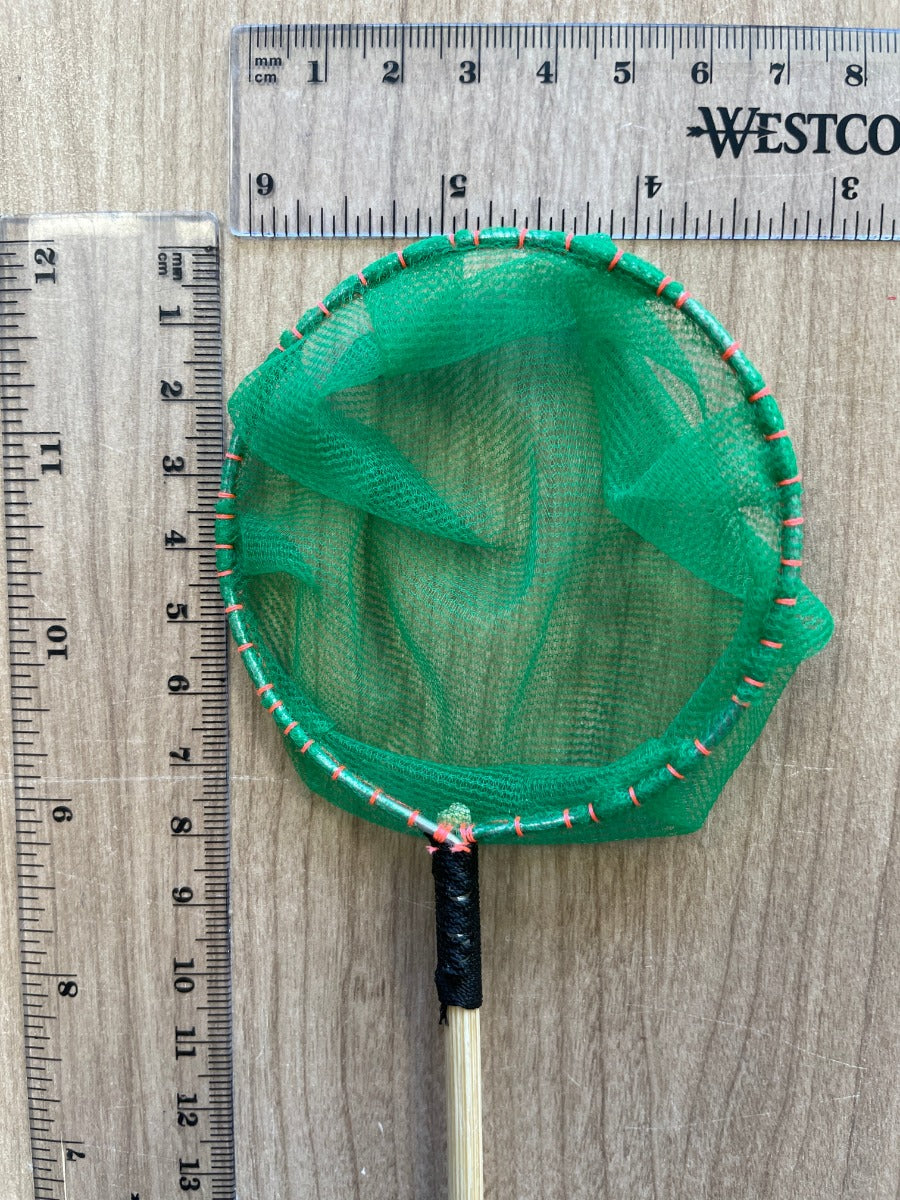 Praktischer Garnelenkescher mit grünem Netz und runder Form zum Garnelenfangen